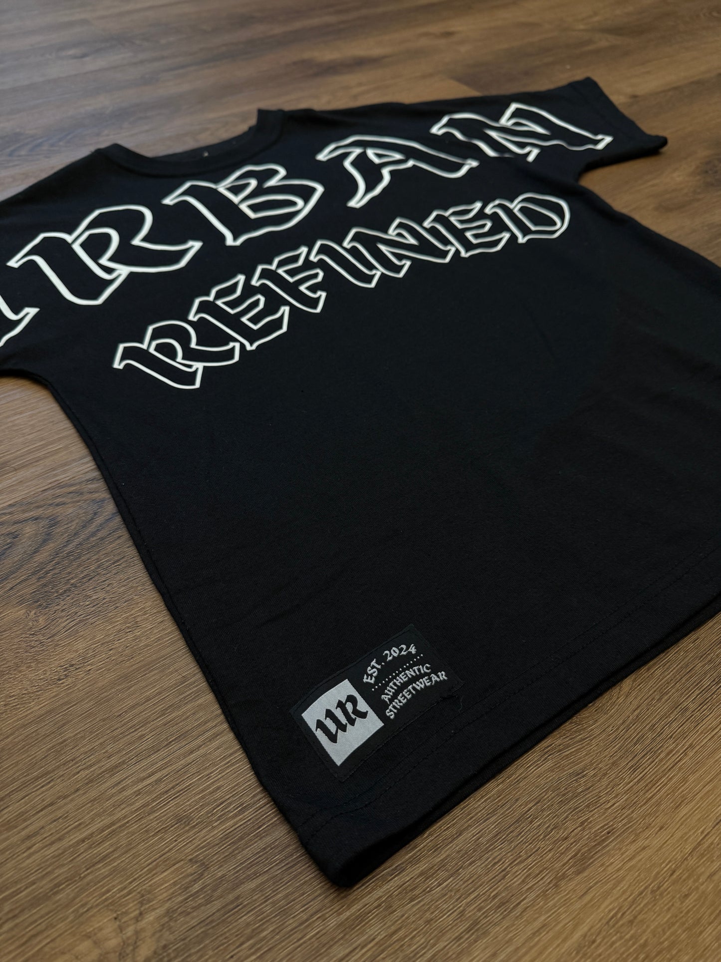 Signature T-Shirt [Black]