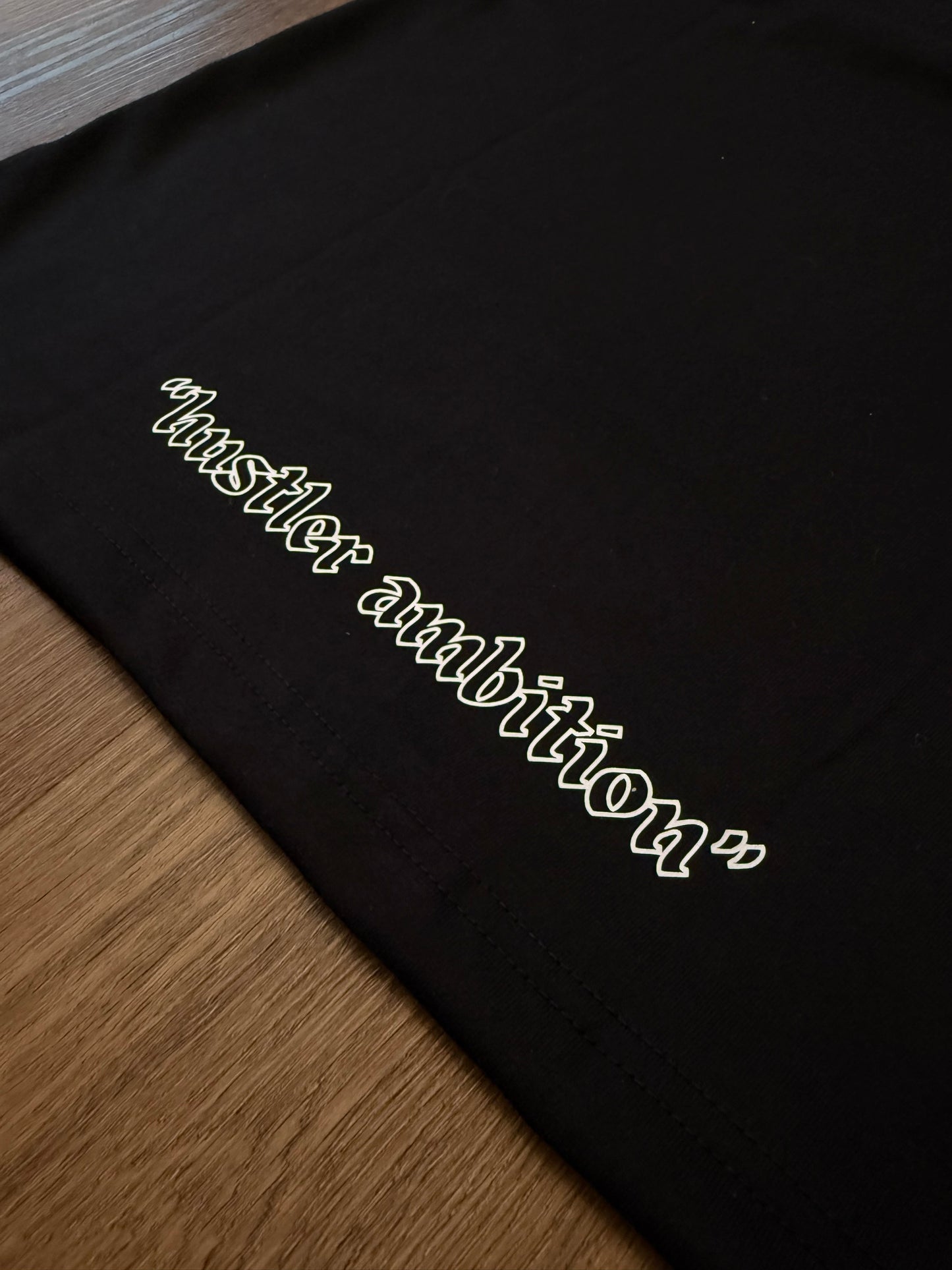 Signature T-Shirt [Black]