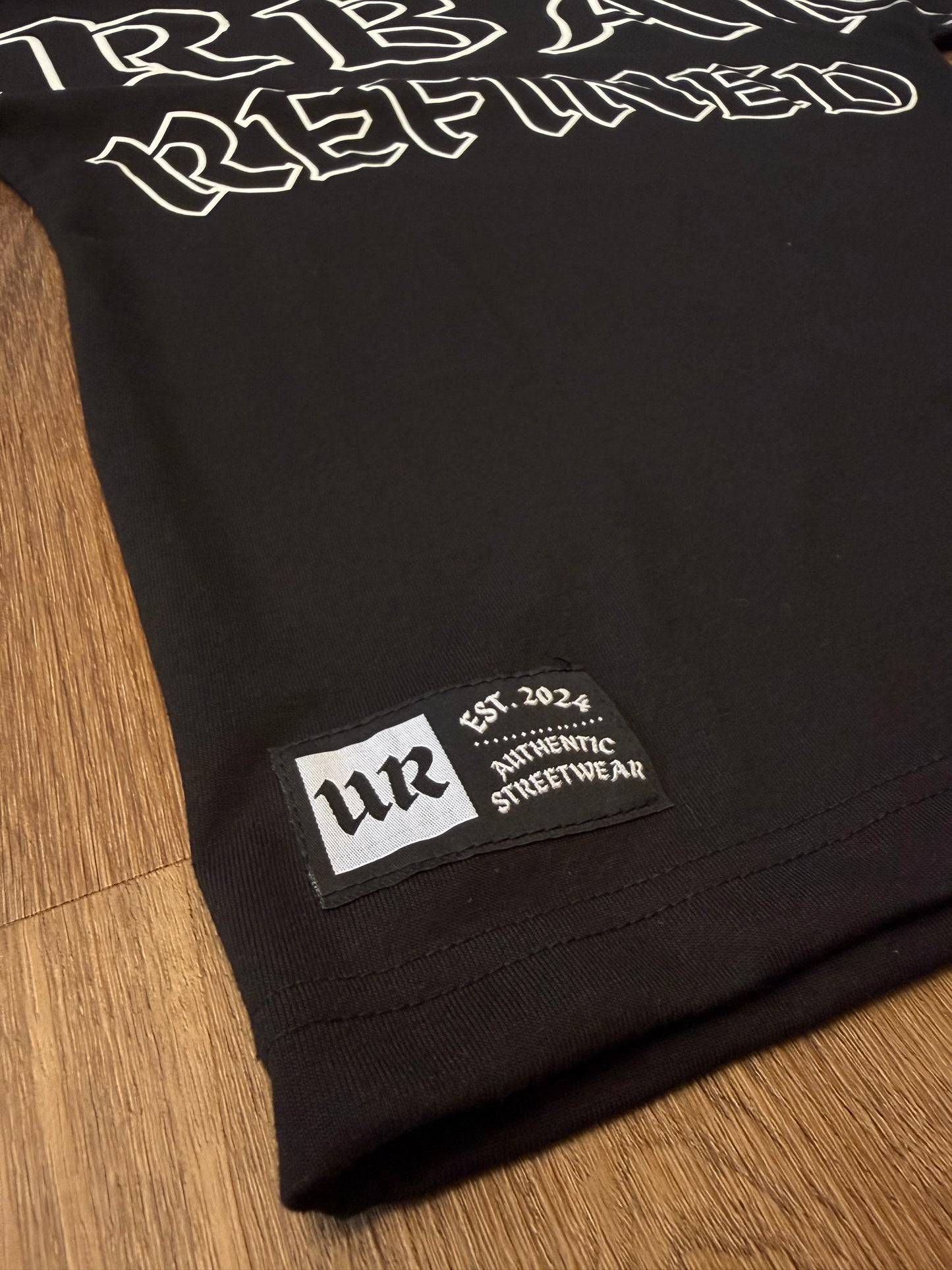 Signature T-Shirt [Black]